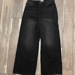 Elegant Black Wide-Leg Jeans